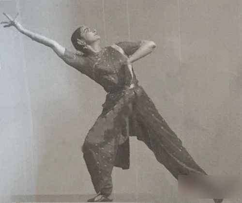 2018年天津美術(shù)學(xué)院繪畫類專業(yè)校考速寫考題.png